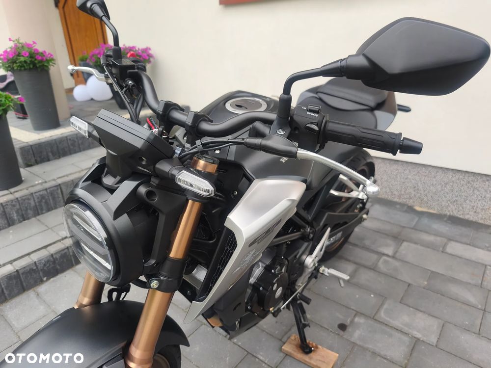Honda CB - 22