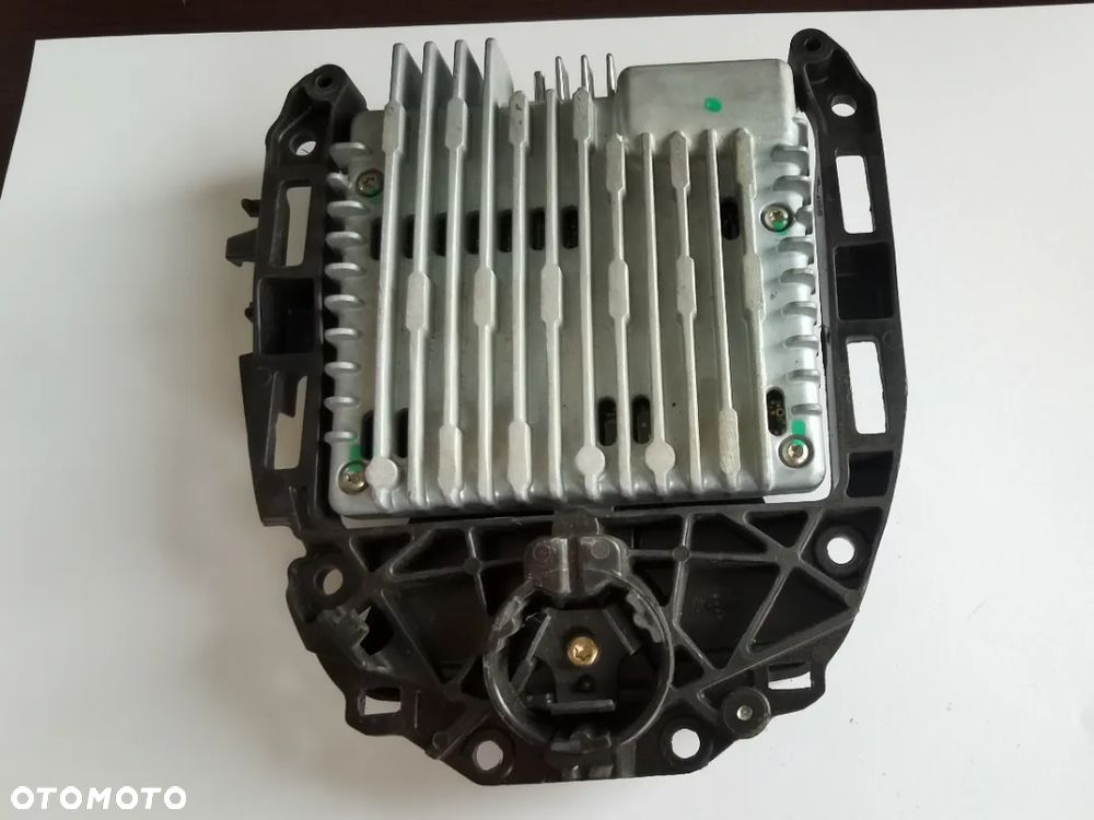 TESLA ASYSTENT PASA AUTOPILOT 1038482-99-M - 2