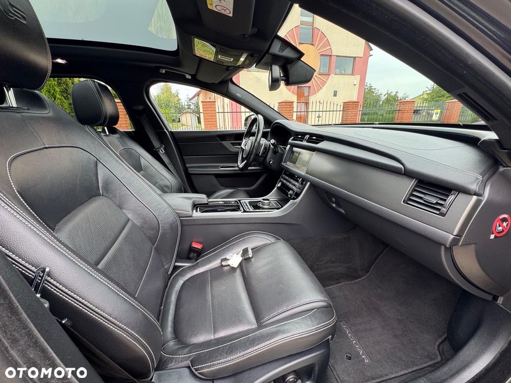 Jaguar XF 30d 300 Sport - 11