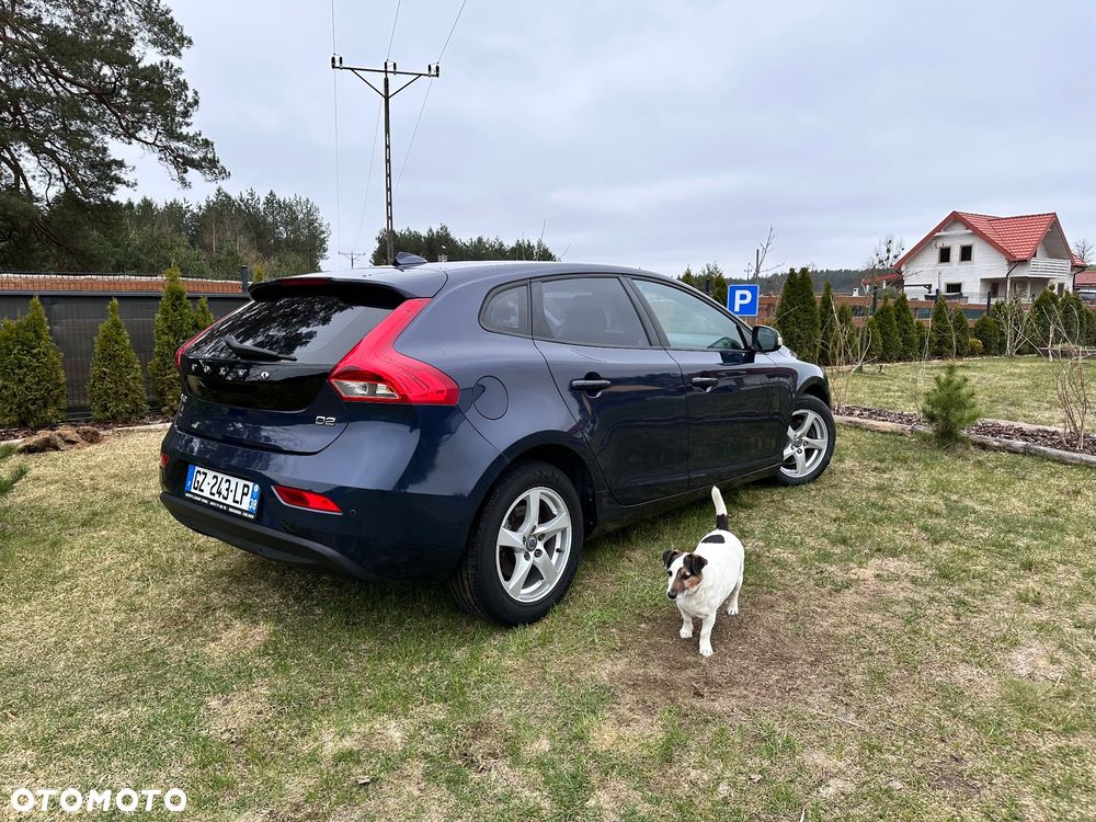 Volvo V40 D2 Powershift Kinetic - 4