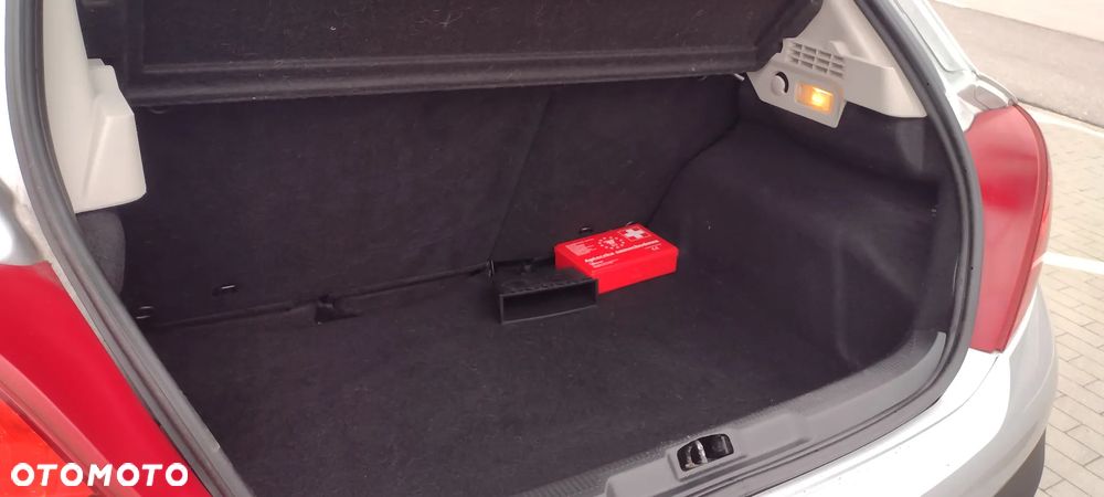 Peugeot 207 1.4 16V Trendy - 18