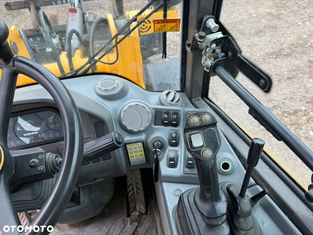Volvo L 28 F - 13