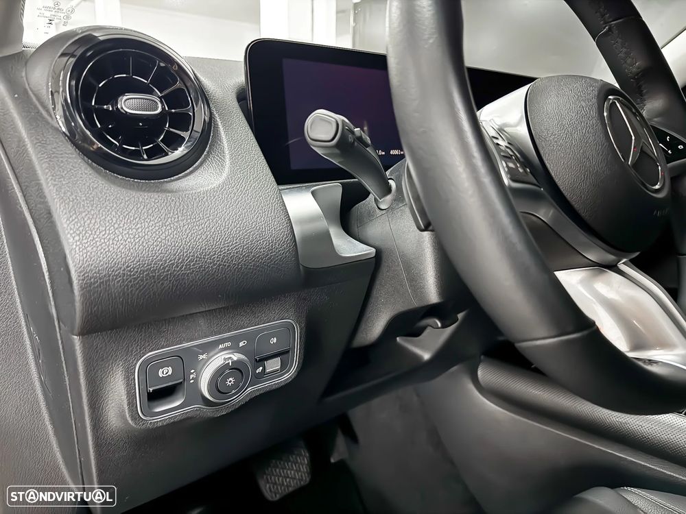 Mercedes-Benz GLB 180 d Progressive - 12