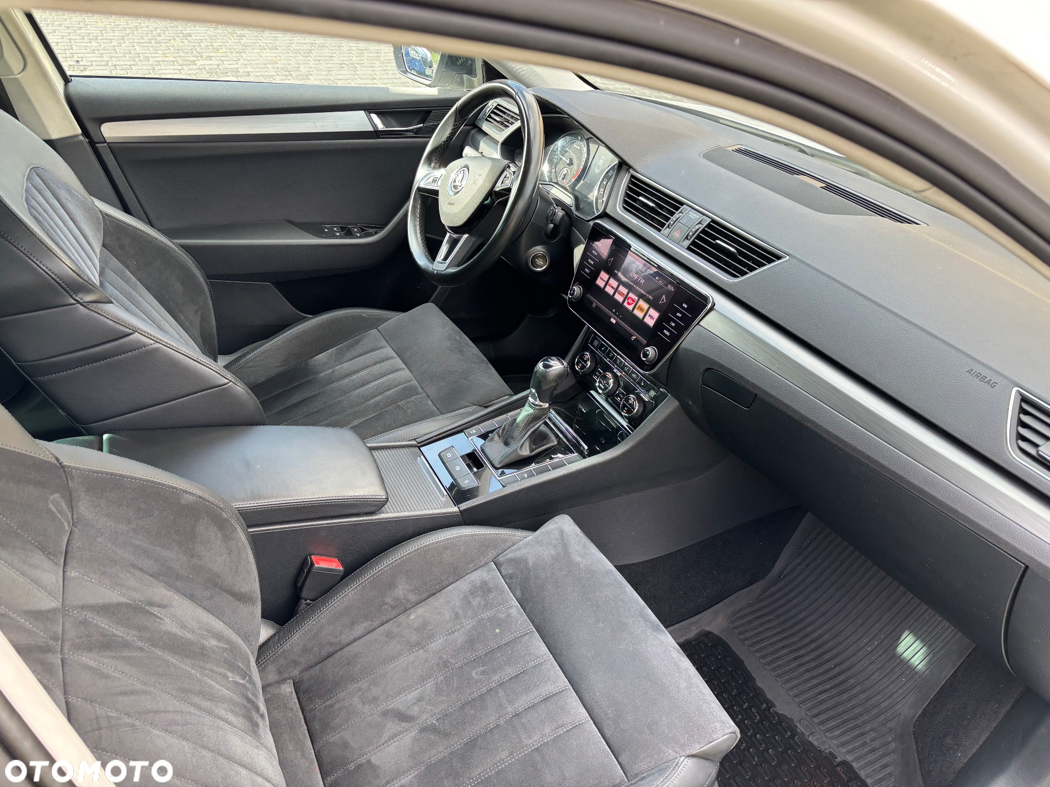 Skoda Superb 2.0 TDI Sportline DSG - 6
