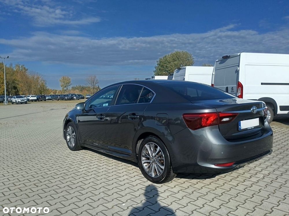 Toyota Avensis 2017 photo 4