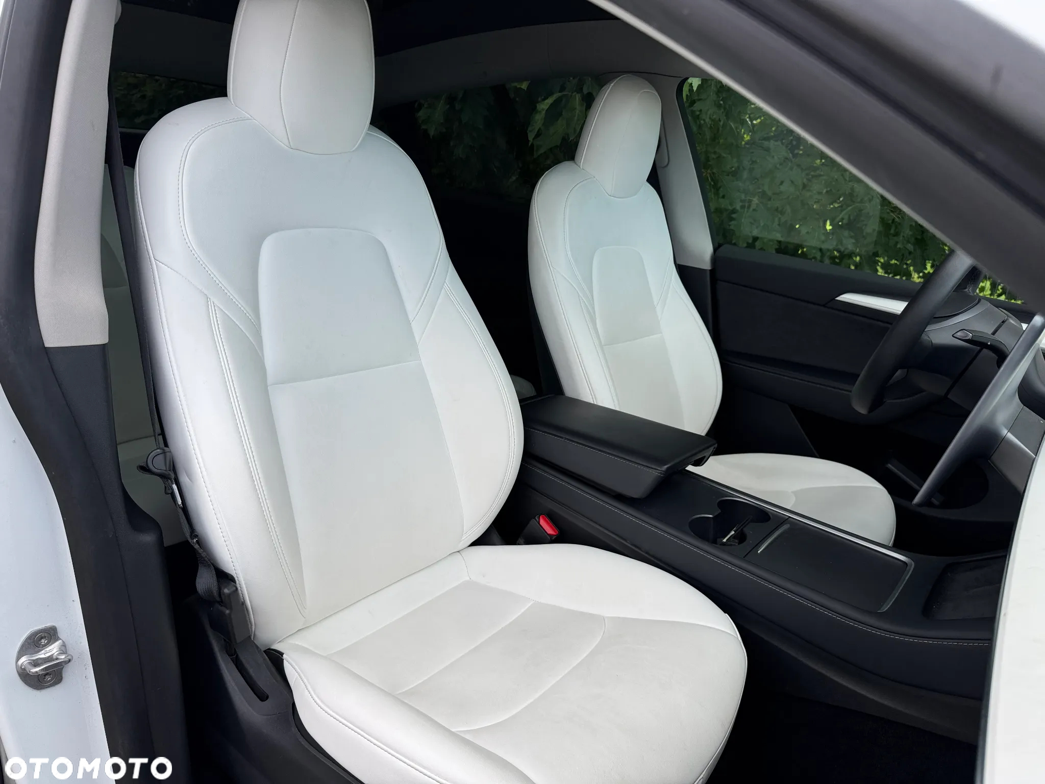 Tesla Y Model Long Range Dual Motor AWD - 11