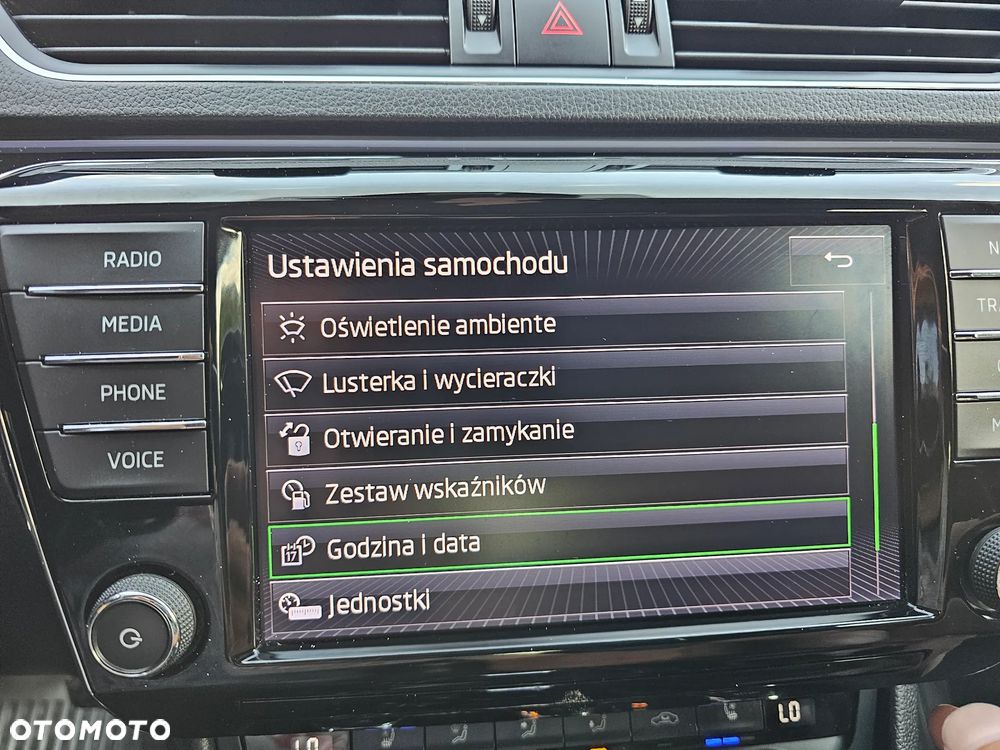 Skoda Superb 2.0 TDI 4x4 L&K DSG - 26
