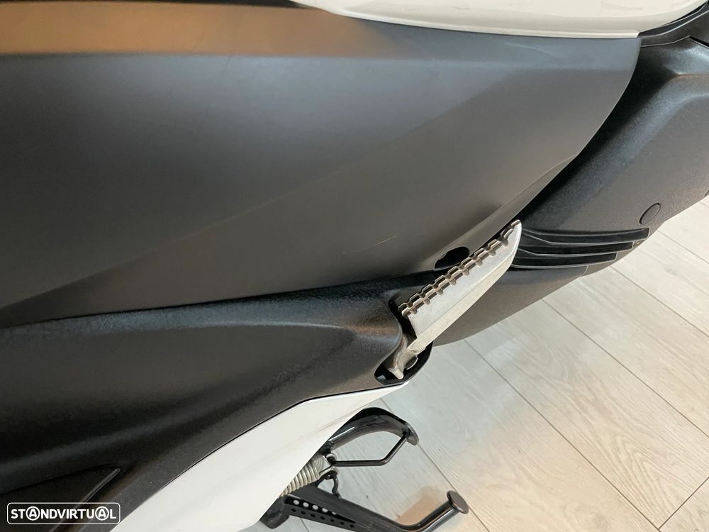 Yamaha X-Max X-MAX 300 - 12