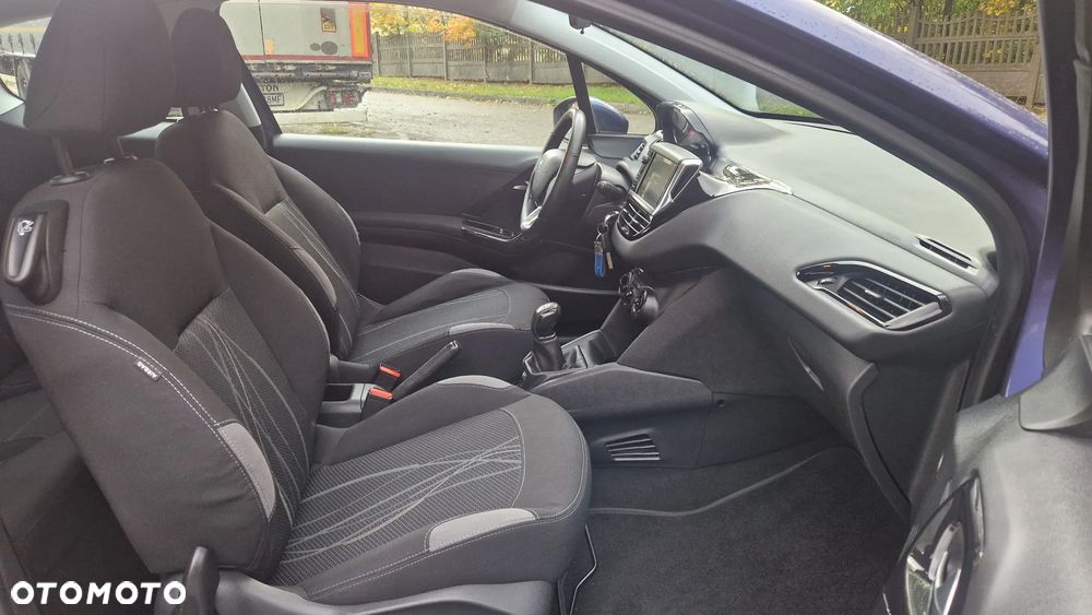 Peugeot 208 1.2 PureTech Active - 11