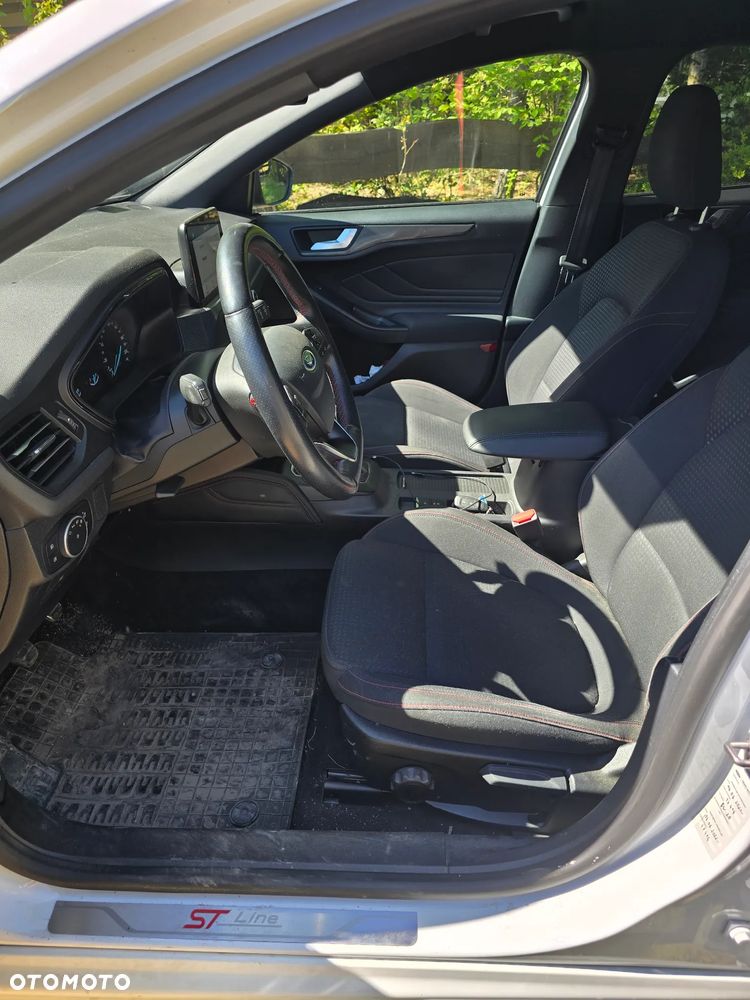 Ford Focus 1.5 EcoBoost ST-Line - 28