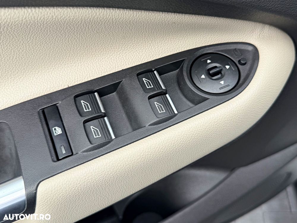 Ford Kuga - 18