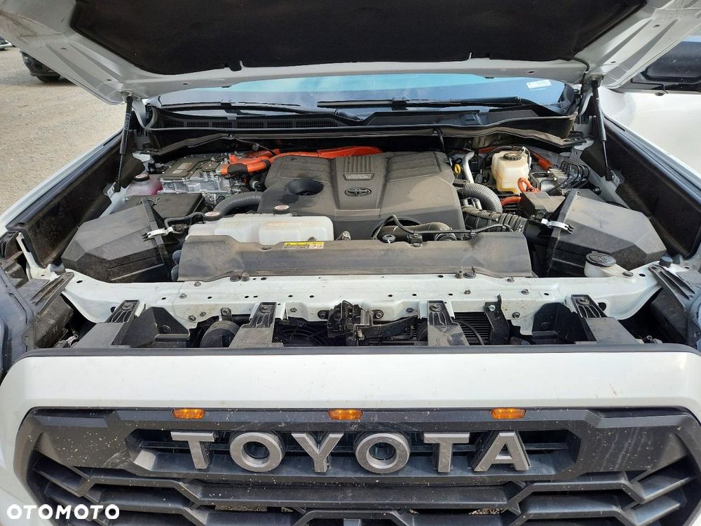 Toyota Sequoia - 9