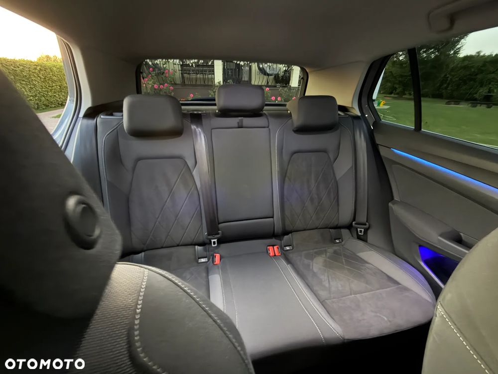 Volkswagen Golf 1.5 TSI EVO Style - 26