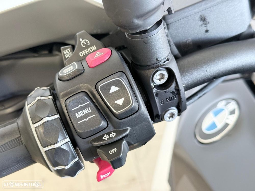 BMW R 1300 GS TRIPLE BLACK - 9