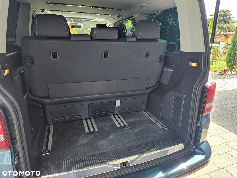 Volkswagen Multivan - 15