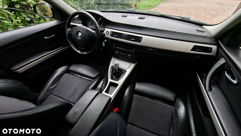 BMW Seria 3 320d xDrive DPF - 20