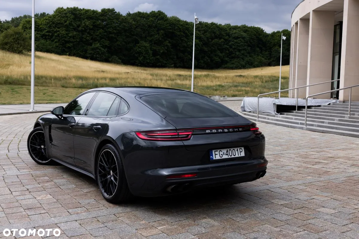 Porsche Panamera 4S - 18