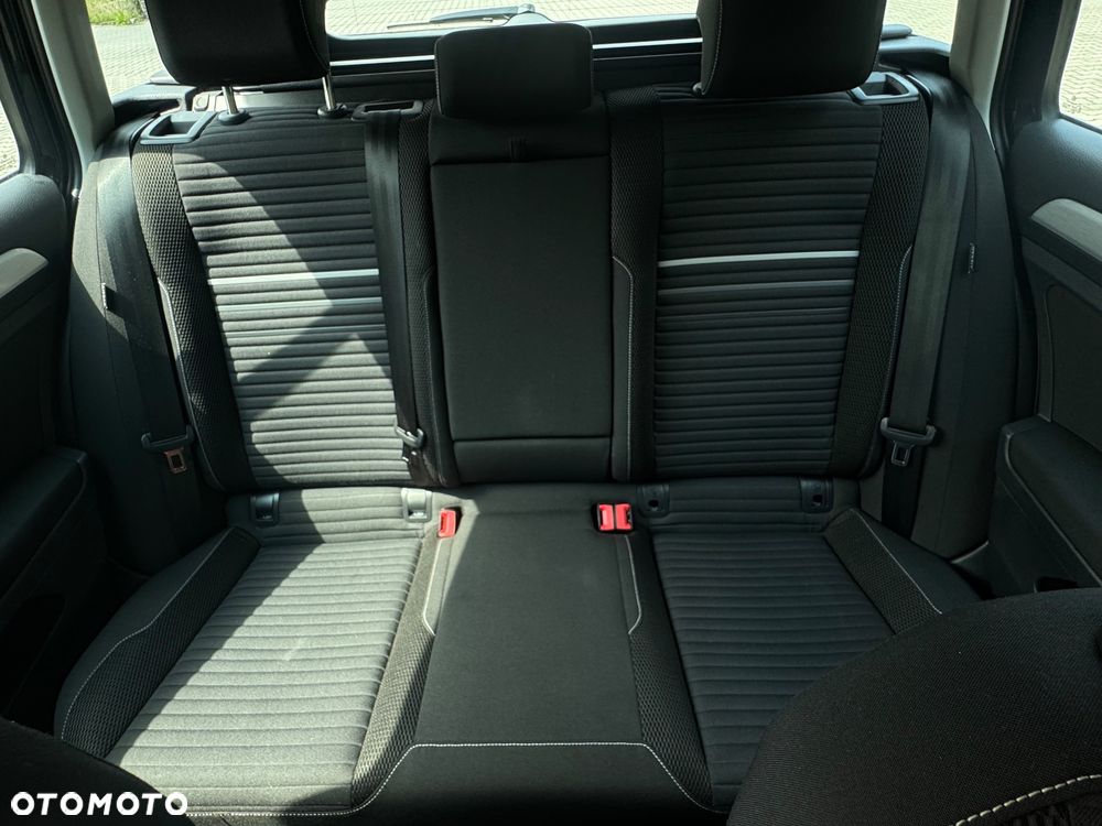 Volkswagen Golf 1.6 TDI BlueMotion Technology DSG Cup - 12