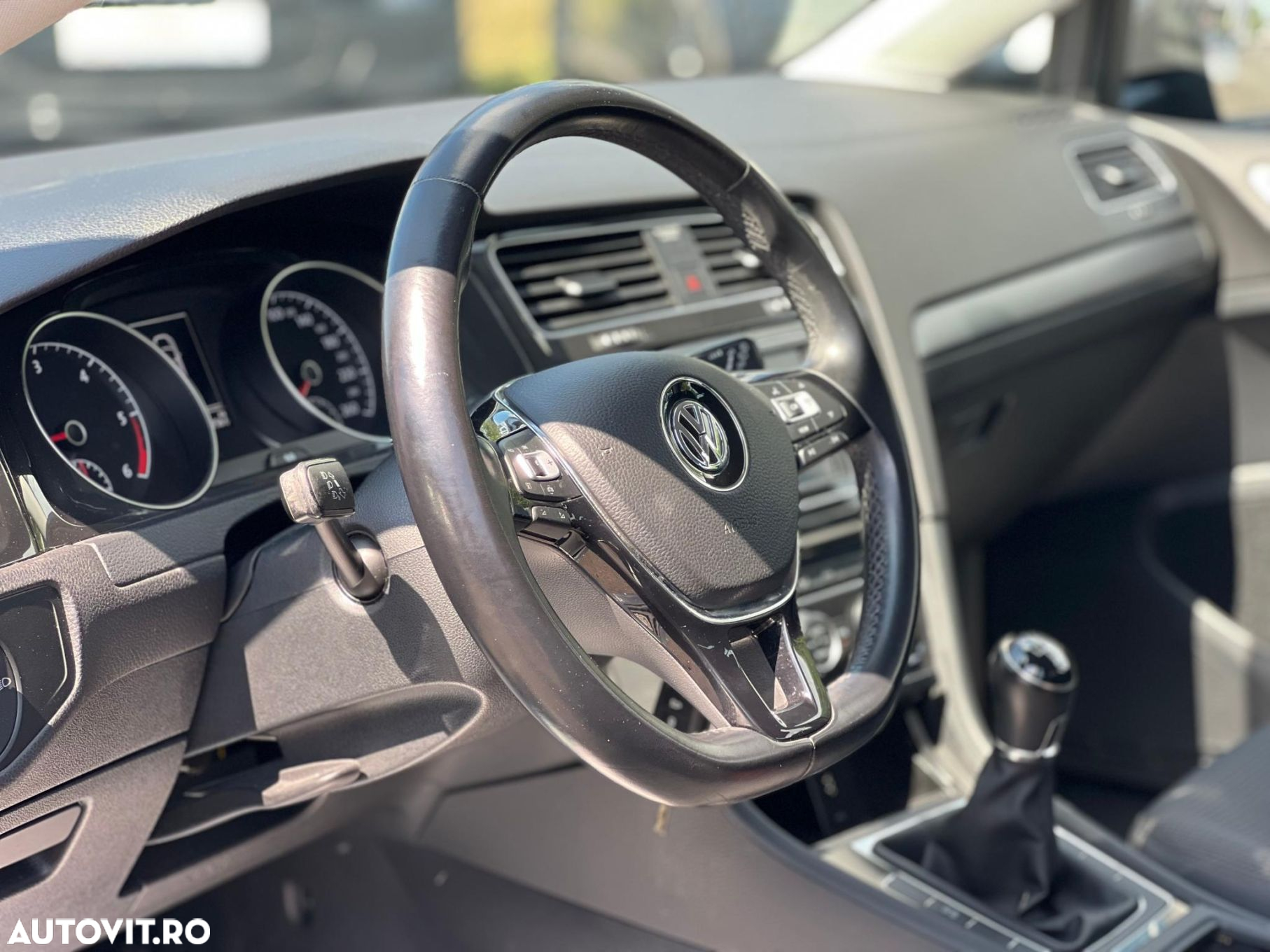 Volkswagen Golf 1.6 TDI Comfortline - 5