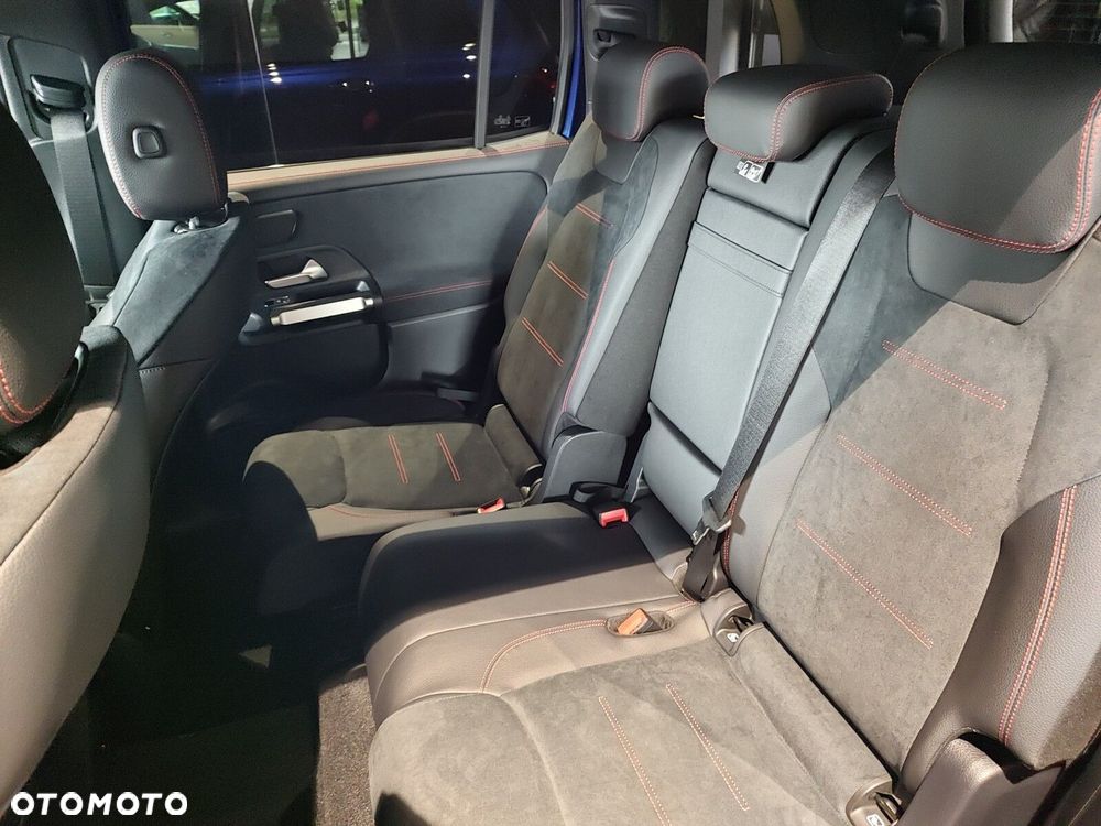 Mercedes-Benz GLB 200 AMG Line 7G-DCT - 19