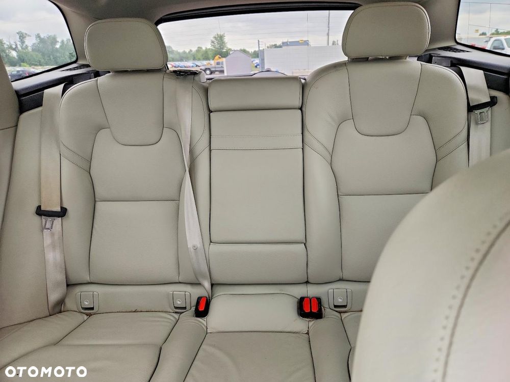 Volvo XC 60 - 8