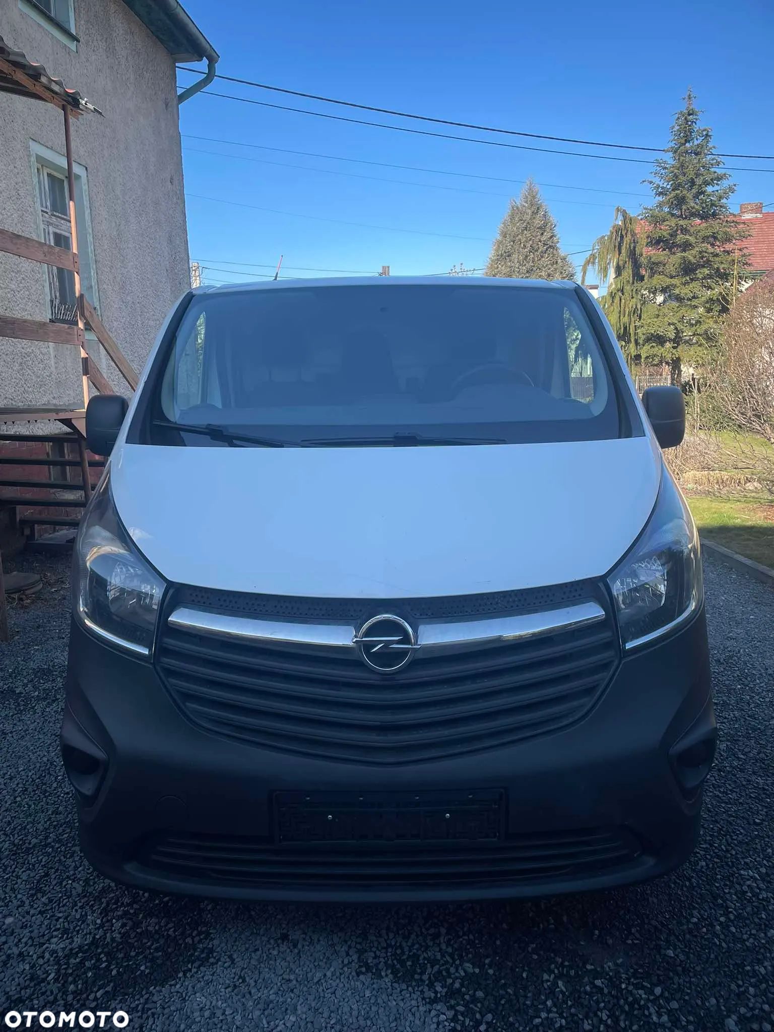 Opel Vivaro - 1