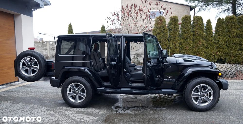 Jeep Wrangler 3.6 Unlim Sahara - 19