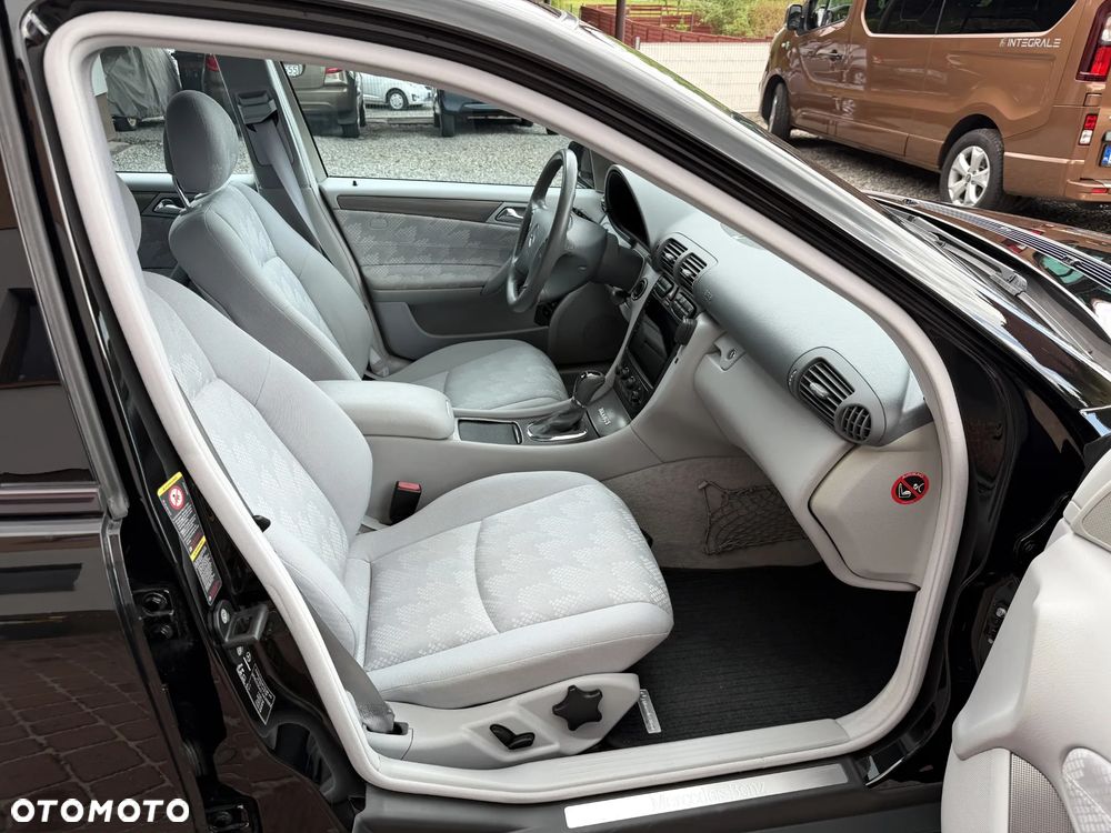 Mercedes-Benz Klasa C 200 Kompressor Automatik Avantgarde - 29