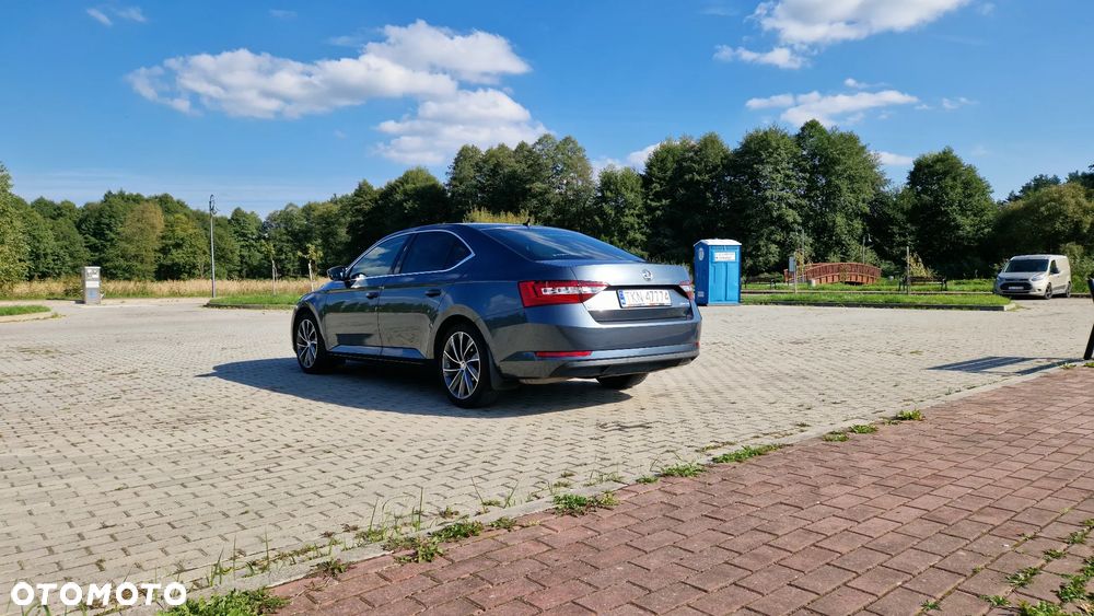 Skoda Superb 2.0 TDI Ambition DSG - 7