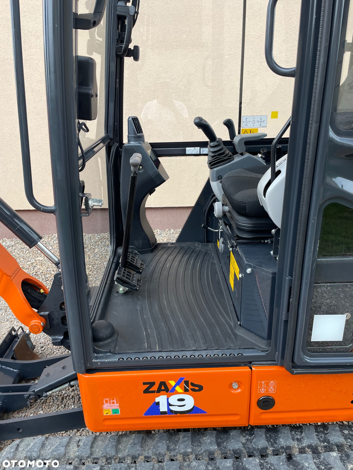 Hitachi ZX 19 - 6 CR - 17
