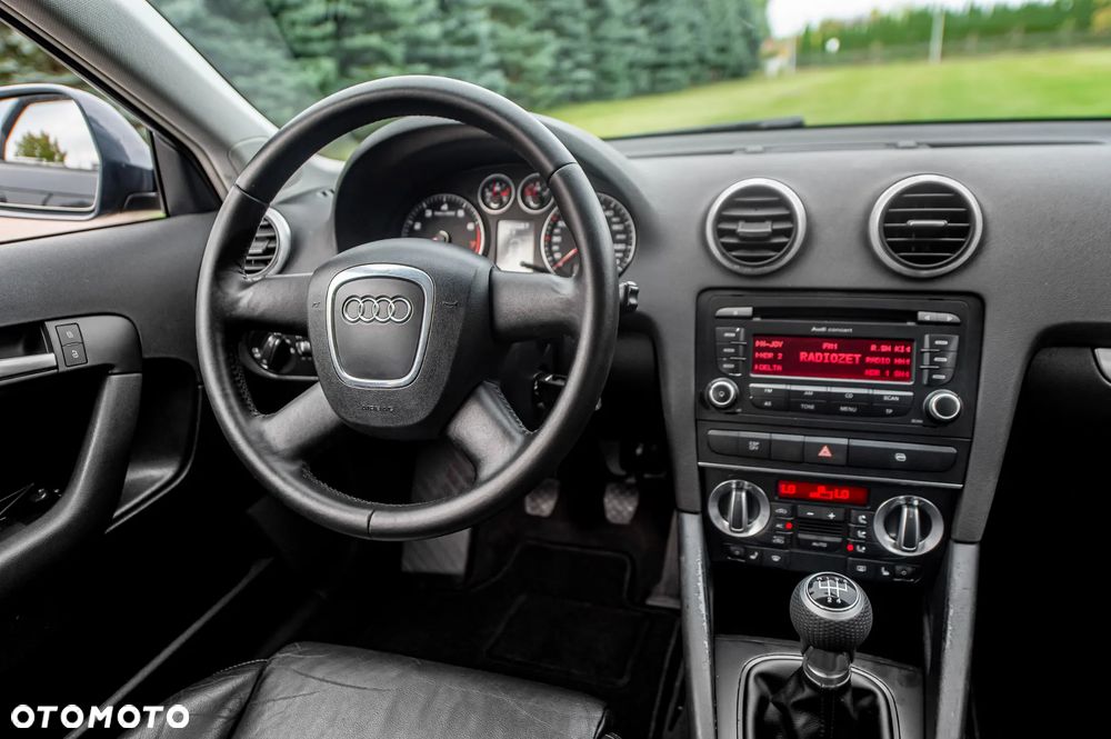 Audi A3 Sportback 1.6 Ambiente - 28
