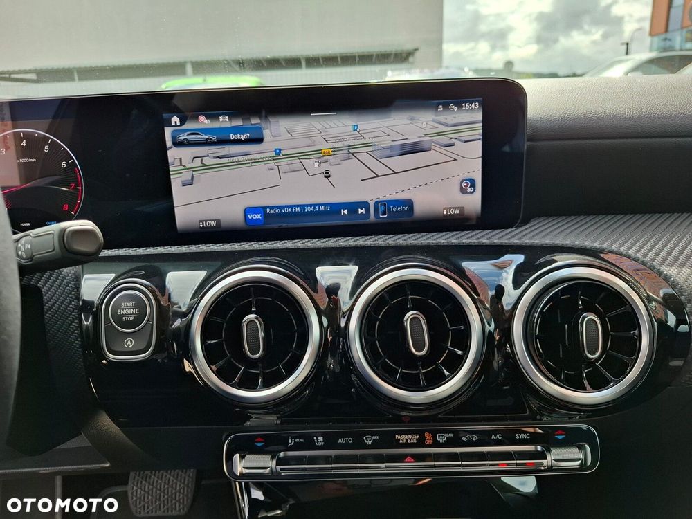 Mercedes-Benz CLA - 11