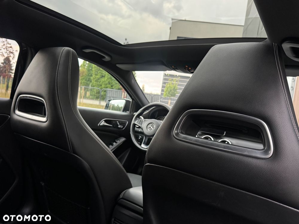 Mercedes-Benz Klasa A 250 4Matic 7G-DCT AMG Line - 31