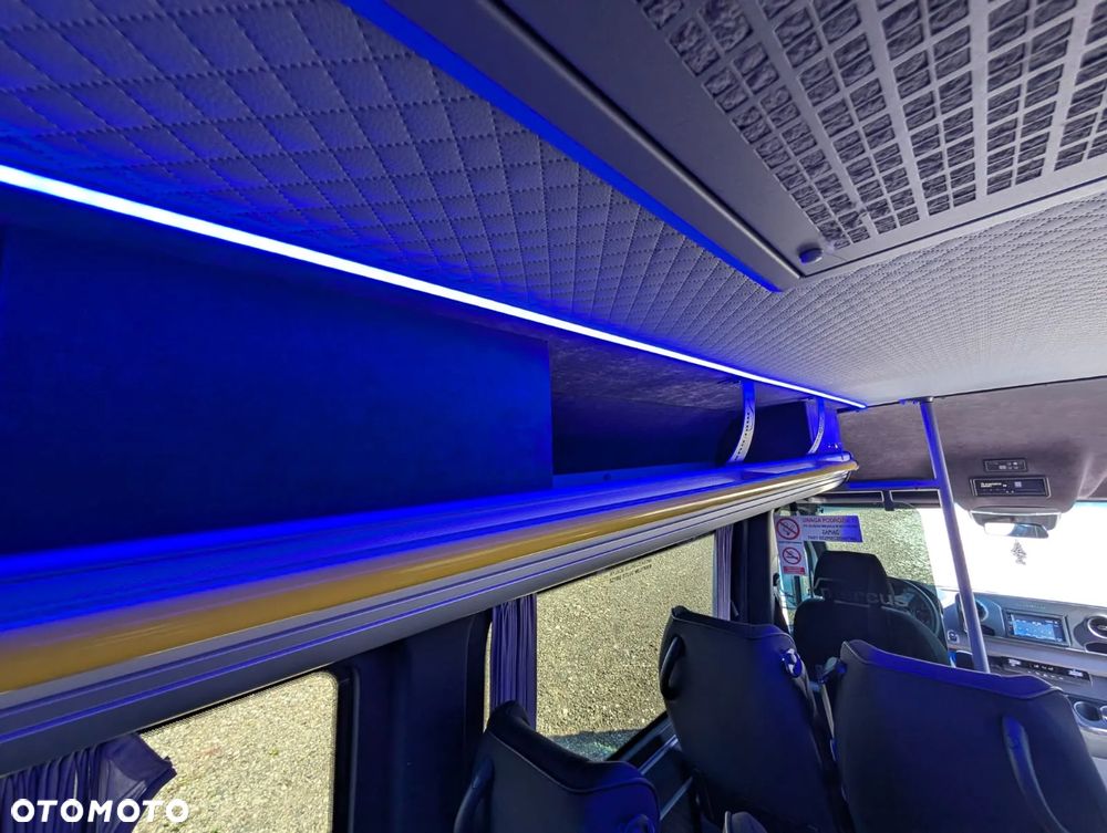 Mercedes-Benz Sprinter 517 - 22