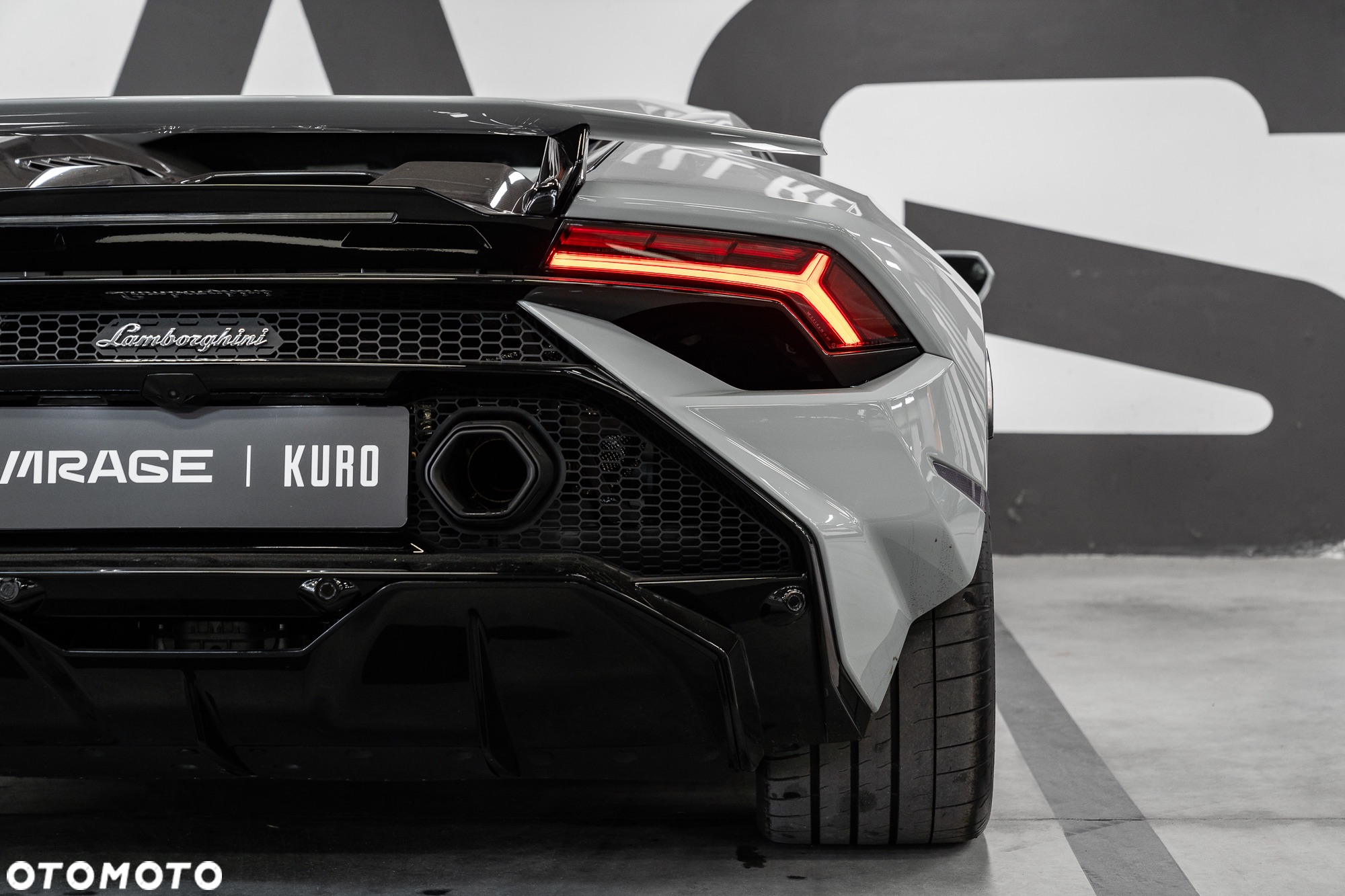 Lamborghini Huracan - 16