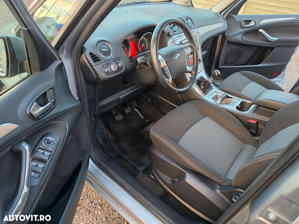 Ford Galaxy - 5