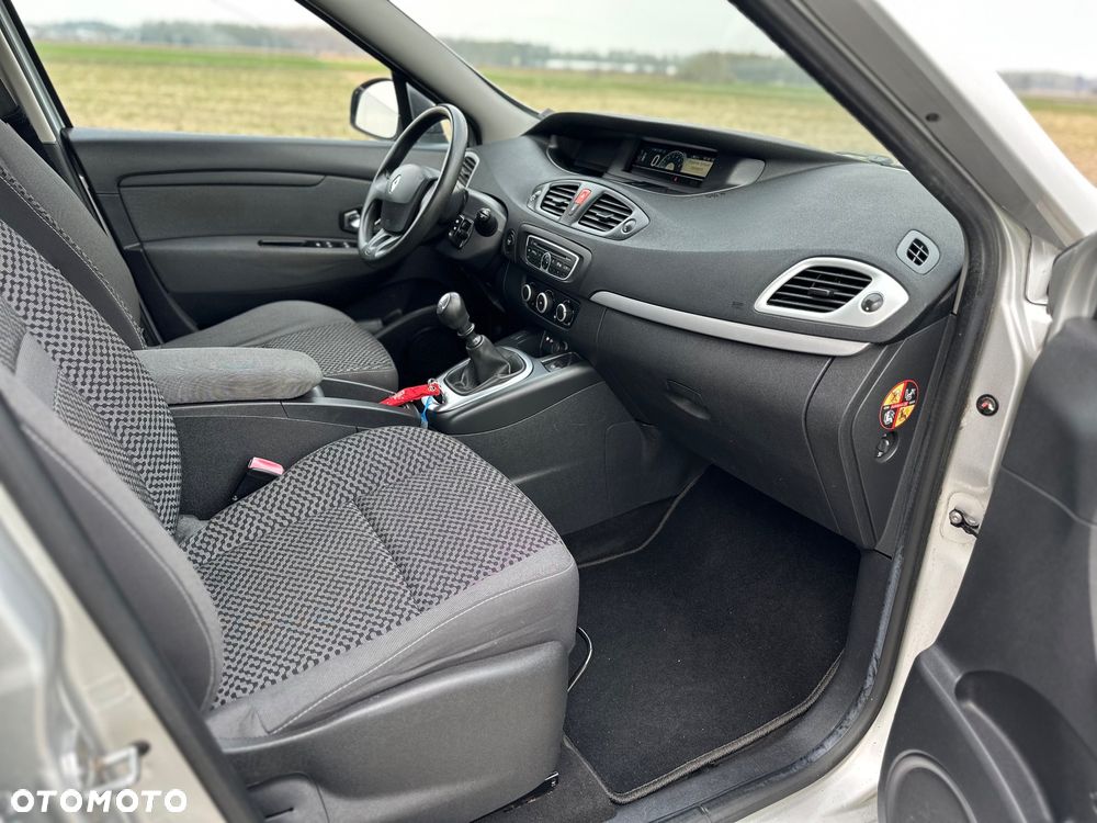 Renault Scenic 1.6 16V 110 Expression - 25