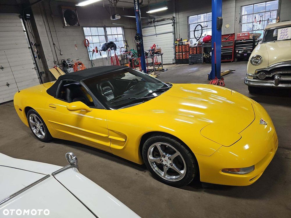 Chevrolet Corvette - 1