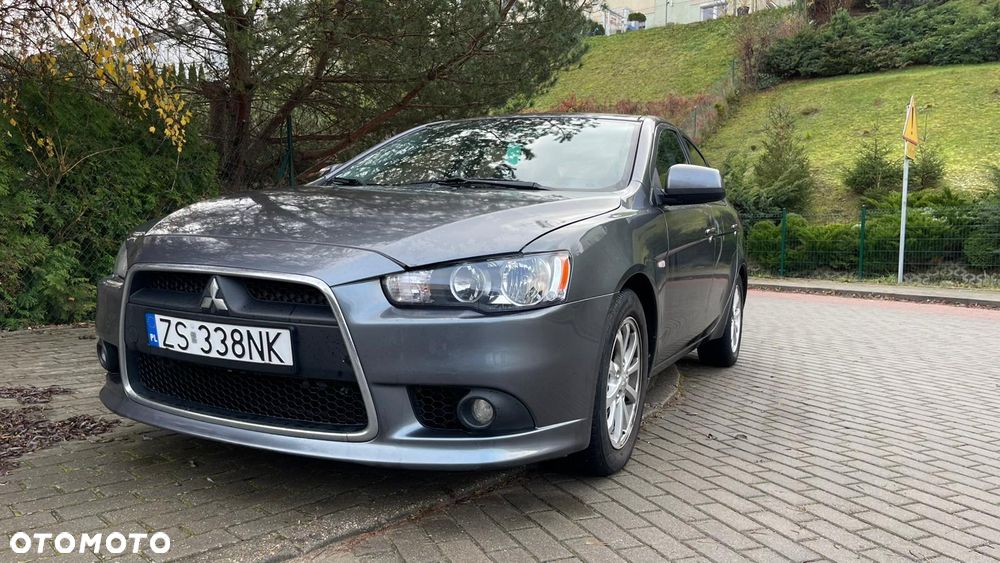 Mitsubishi Lancer 1.6 Invite - 1