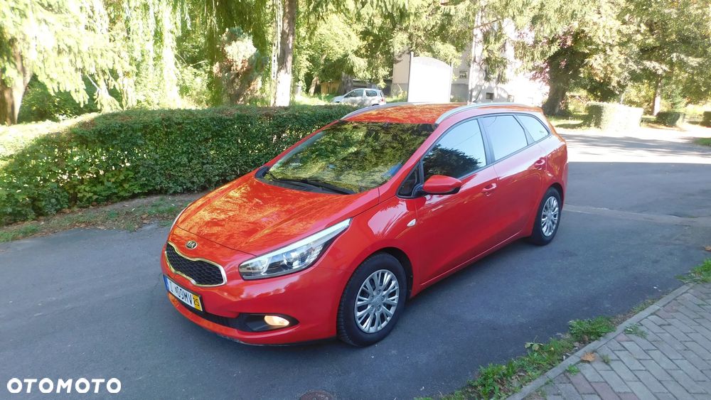 Kia Ceed - 10