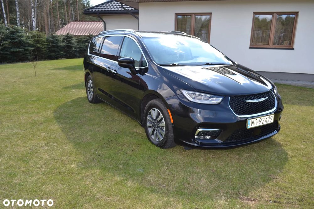 Chrysler Pacifica - 2