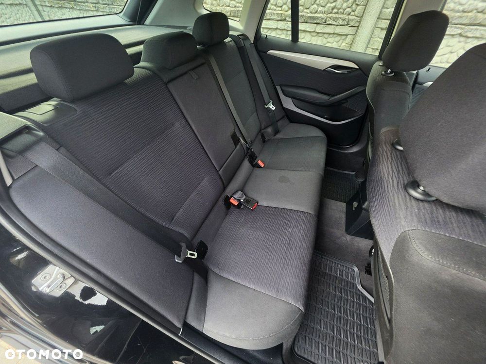 BMW X1 sDrive16d xLine - 27