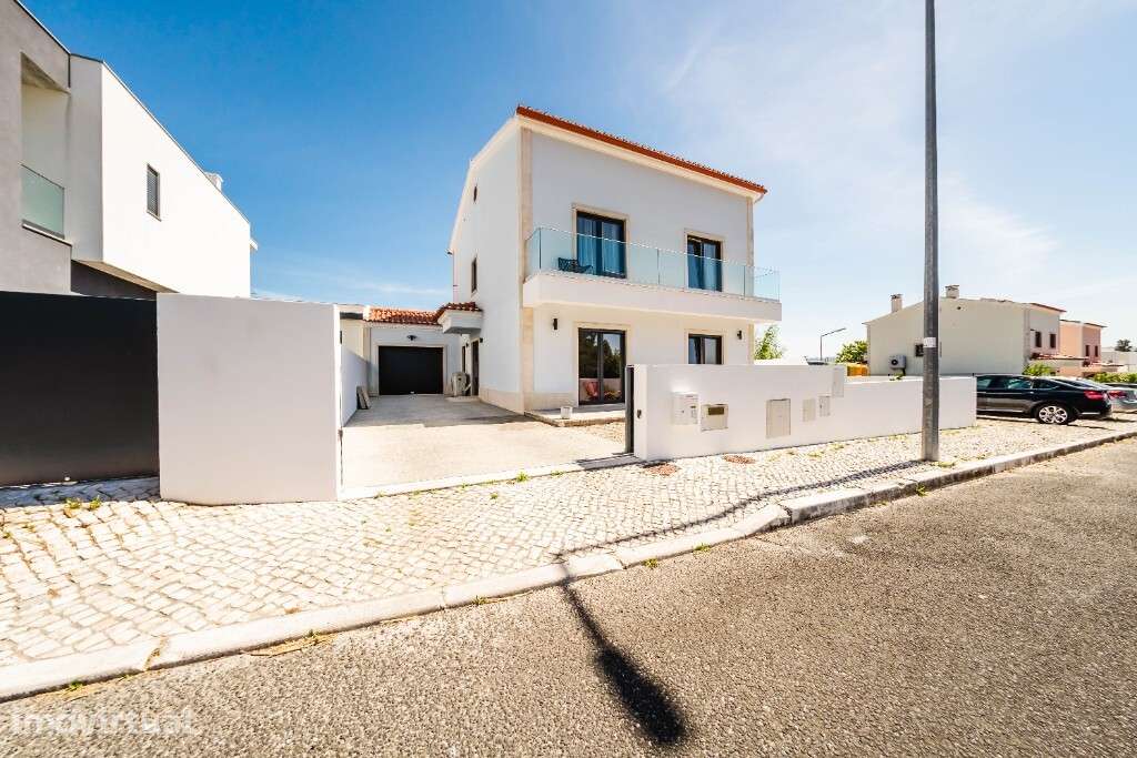 Moradia T3 + Sótão com Excelente Eficiência Energética a Apenas 3 km d - Grande imagem: 4/60
