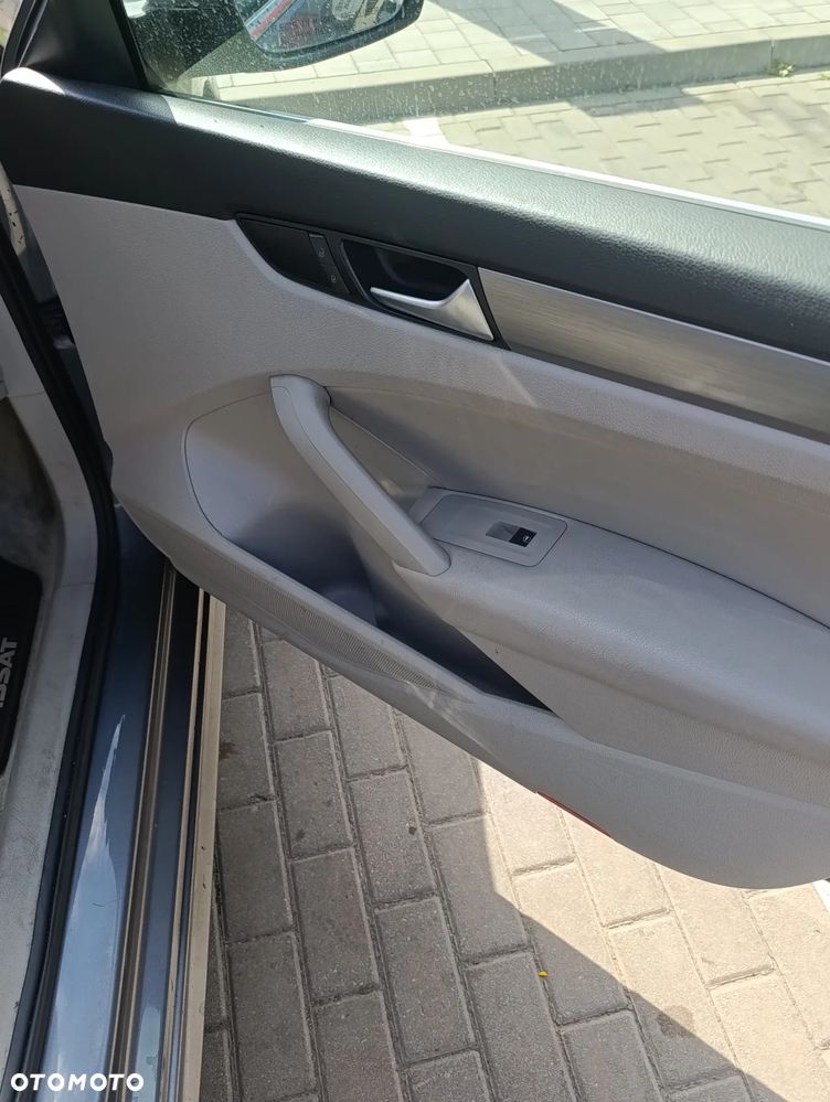Volkswagen Passat - 14