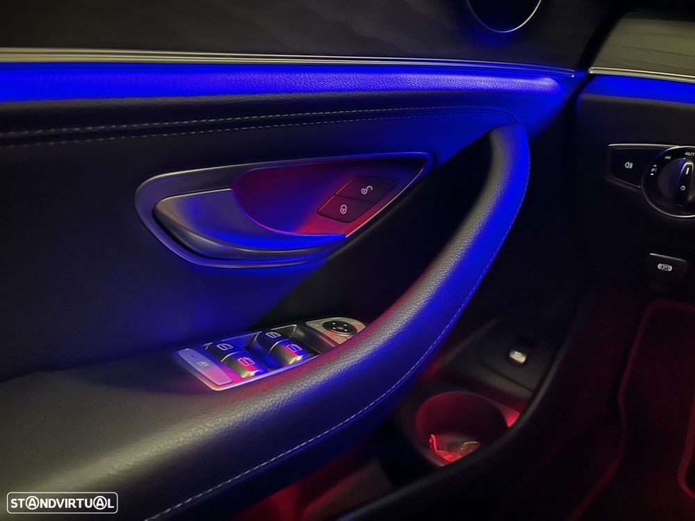 Mercedes-Benz E 300 de AMG Line - 19