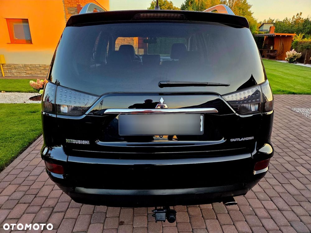 Mitsubishi Outlander - 12