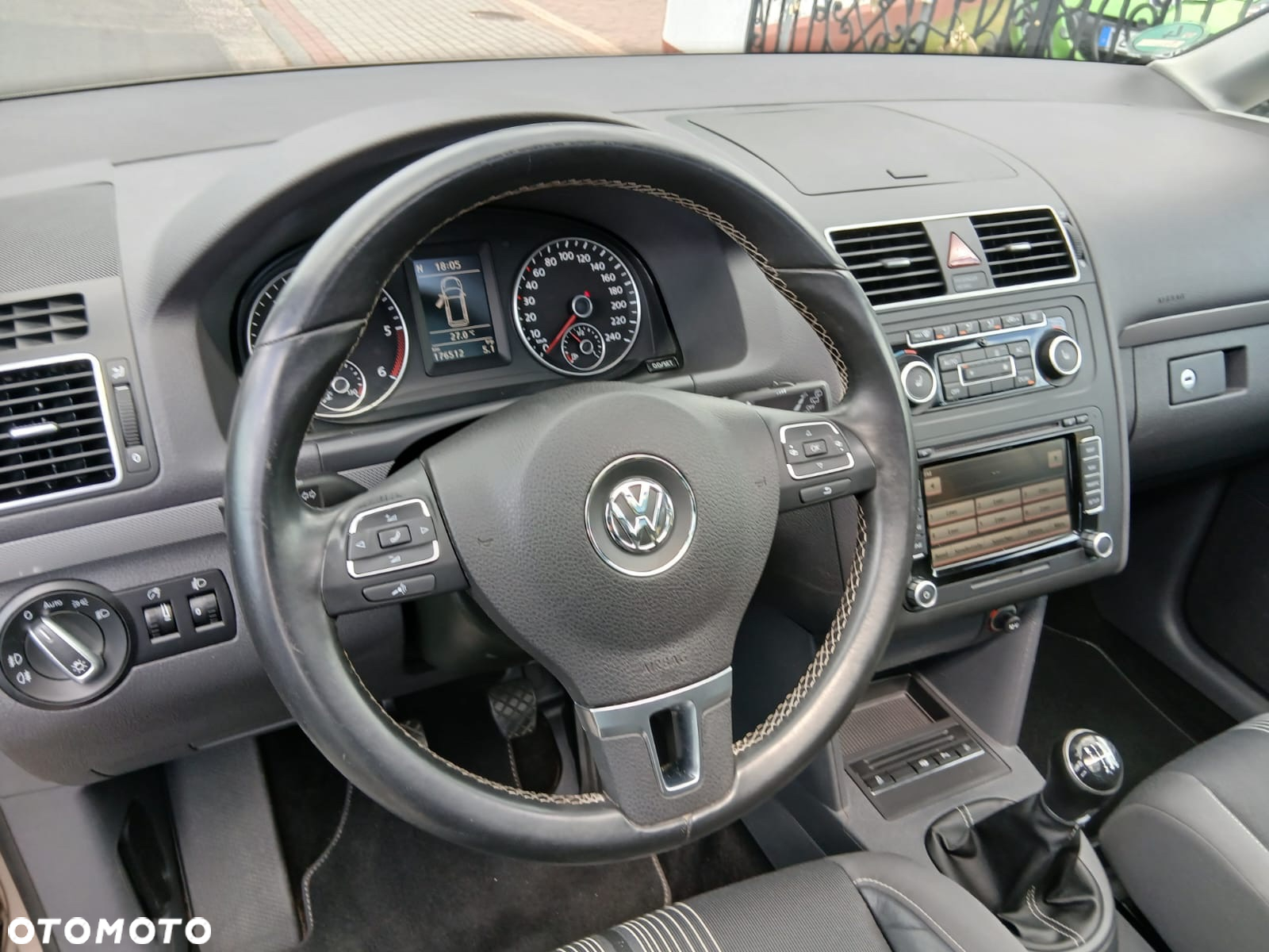 Volkswagen Touran 2.0 TDI DPF MATCH - 36