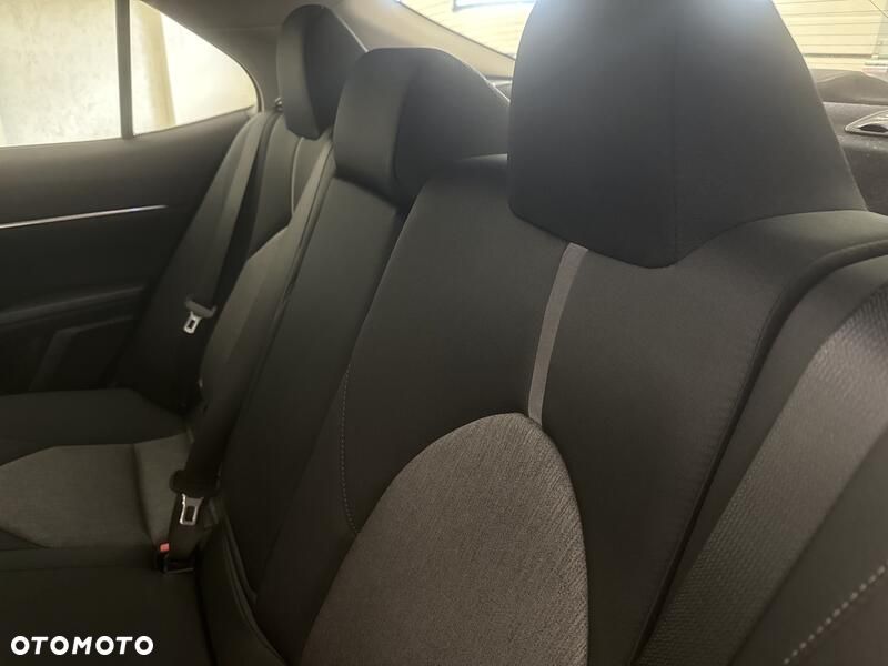 Toyota Camry 2.5 Hybrid Comfort CVT - 21