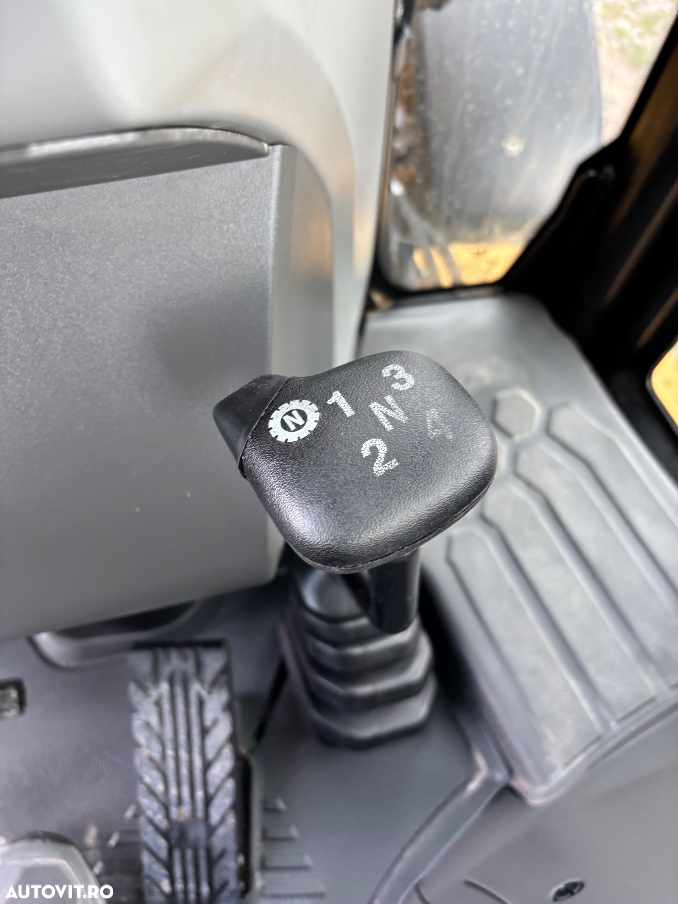 Cat 428, 2 bucati disponibile, an 2023, 1200 ore respectiv 1800 ore - 10