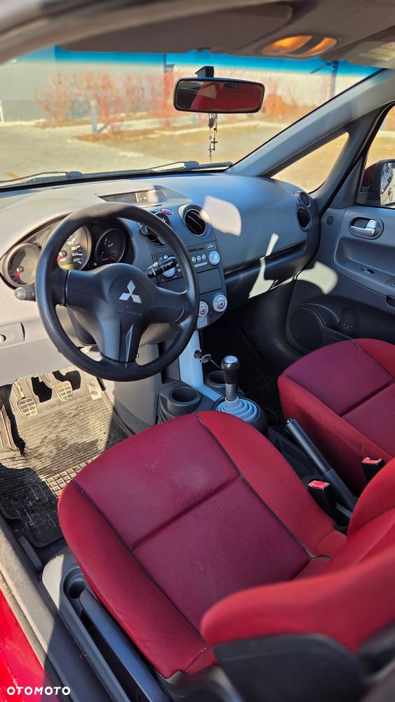 Mitsubishi Colt - 4